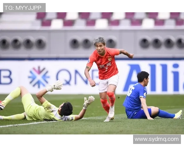 韦世豪精彩进球助力广州队在与武汉三镇的较量中成功扳平比分